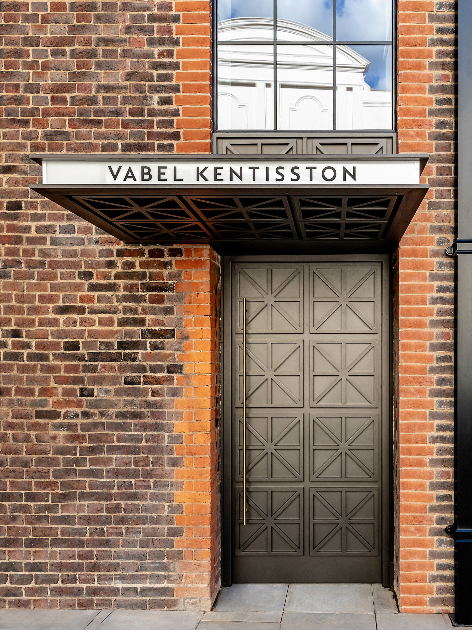 Vabel Kentisston _____ Entrance